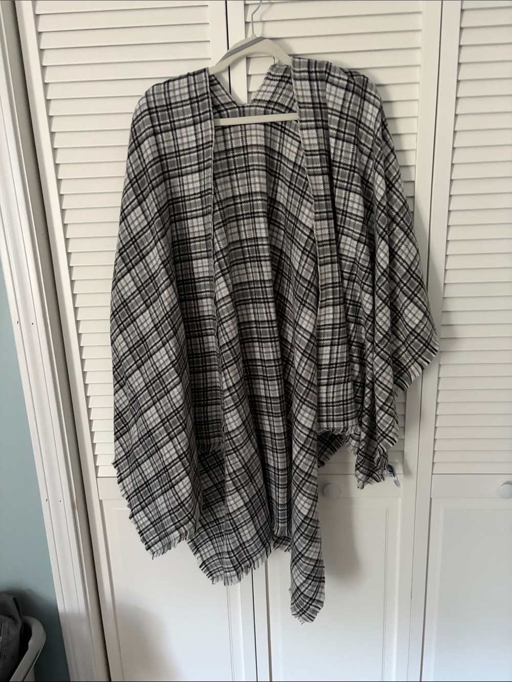 Old Navy Black & White Plaid Cape Wrap